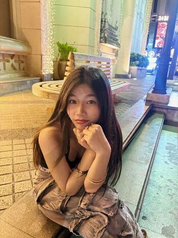 Full leaked Aaomhelloo private onlyfans photo