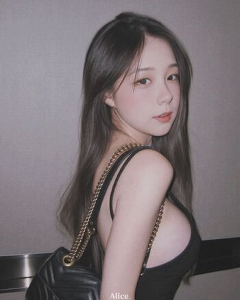 Full leaked Alice aiii private onlyfans photo