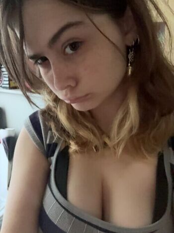 Full leaked Beanswithbombs private onlyfans photo