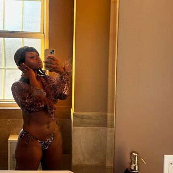 Full leaked Da kirrii t francis page private onlyfans photo
