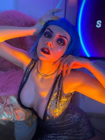 EzySummers Cosplay