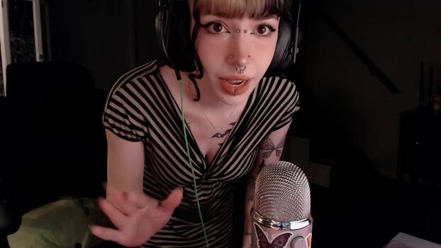 Full leaked Flodaasmr private onlyfans photo