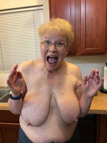 granny.boob
