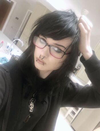 Full leaked Graveyardbaby private onlyfans photo