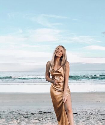 Full leaked Hailey malles page private onlyfans photo