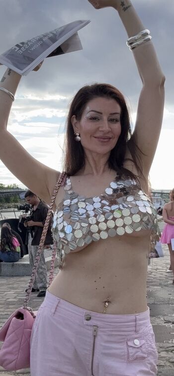 Full leaked Izzipoopi page private onlyfans photo