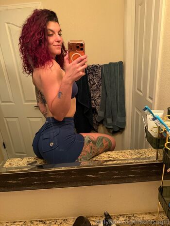 Kenisagirl