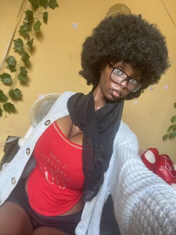 Full leaked Kikiolaola private onlyfans photo