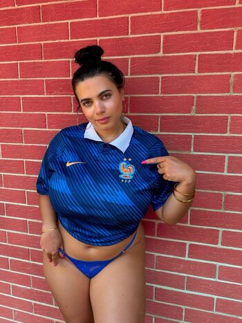 Full leaked Laurab private onlyfans photo