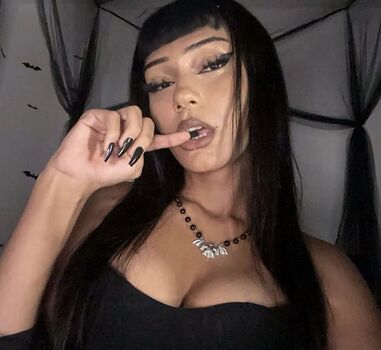 Full leaked Laylarax private onlyfans photo