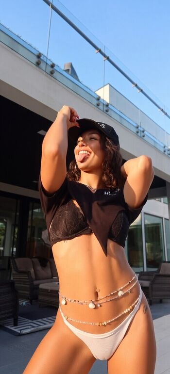 Full leaked Lea crigger private onlyfans photo