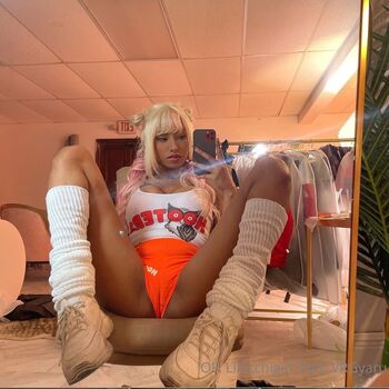 Full leaked Lilecchigirl private onlyfans photo