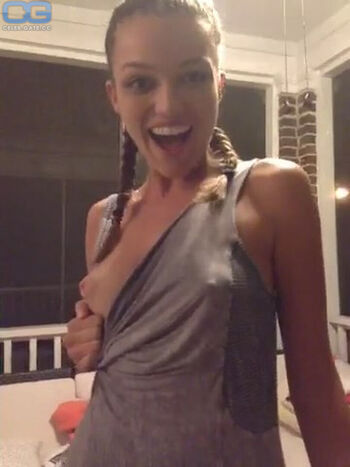 Full leaked Lili simmons private onlyfans photo