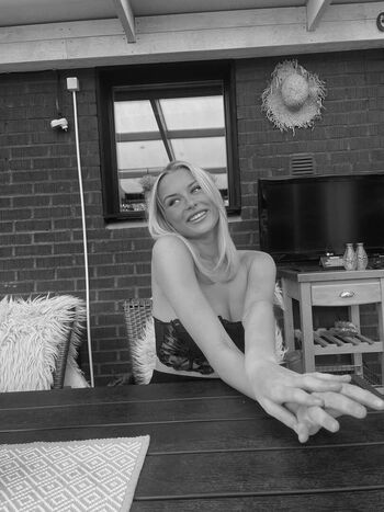 Full leaked Linn prusky moss private onlyfans photo