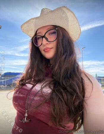 Full leaked Lucyyy  page private onlyfans photo