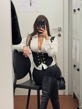Full leaked Madamex private onlyfans photo