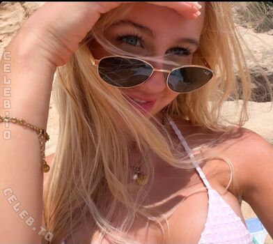Mavie Noelle