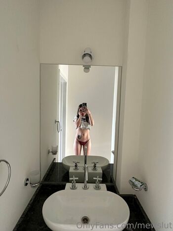Mewqueen