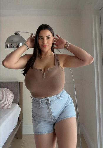 Full leaked Mimi private onlyfans photo