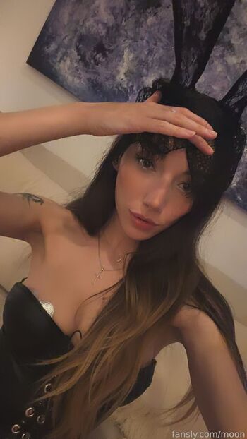 Full leaked Moonstreuxx private onlyfans photo