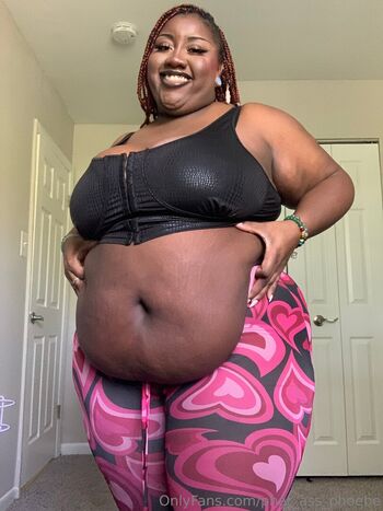 Full leaked Phatassphoebe private onlyfans photo