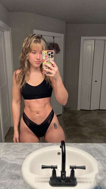 Full leaked Pineapplebrat private onlyfans photo