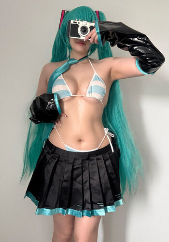 Full leaked Qiandaiyiyu private onlyfans photo
