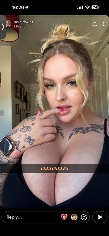 Full leaked Roossiiieeeeeee private onlyfans photo