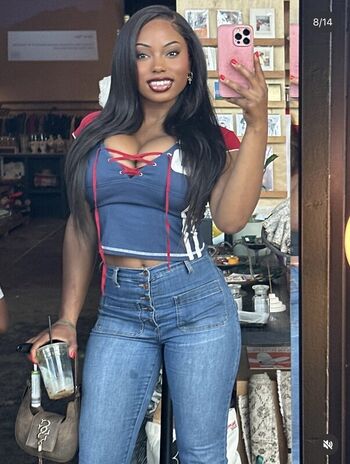 Samantha Marie