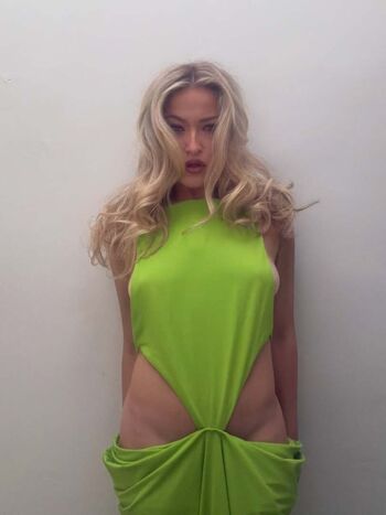 Full leaked Scarlet aviram private onlyfans photo