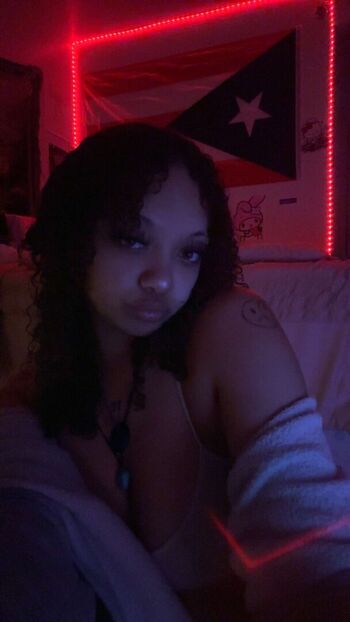 Full leaked Skylarrenaye private onlyfans photo