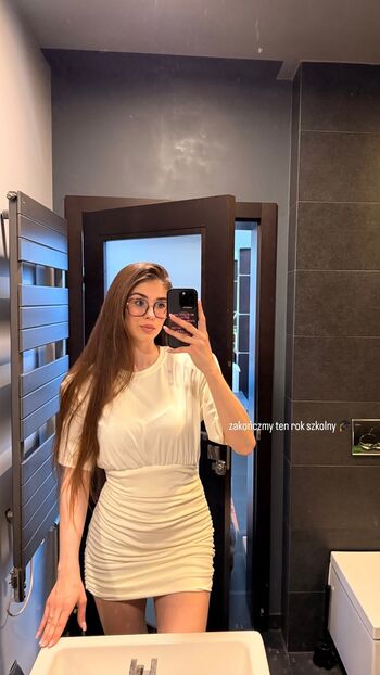 Full leaked Slythi private onlyfans photo