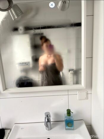 Full leaked Sophie private onlyfans photo