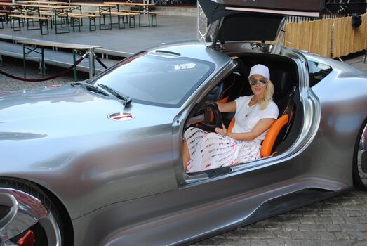 Supercar Blondie