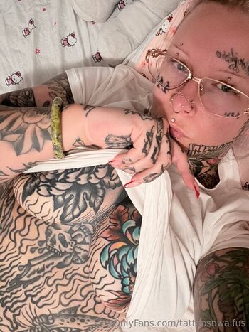 Full leaked Tattoosnwaifus private onlyfans photo