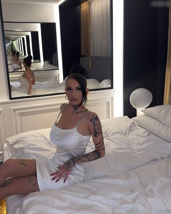 Full leaked Tyraa lavie private onlyfans photo