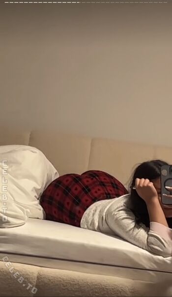 Full leaked Valonaash private onlyfans photo