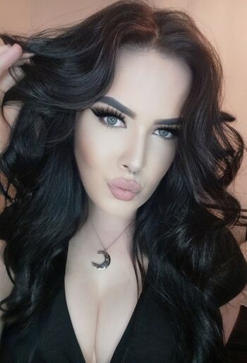 Full leaked Who is this private onlyfans photo