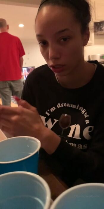 Full leaked Who is this private onlyfans photo